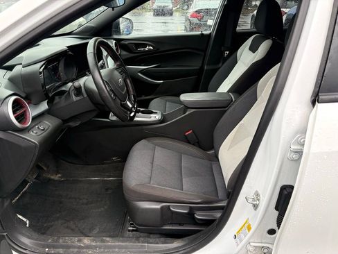 Used 2024 Chevrolet Trax RS w/ Driver Confidence Package image 8