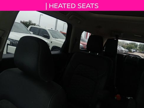 Used 2022 Nissan Pathfinder SV w/ SV Premium Package FWD image 16