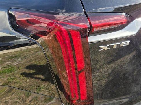 Certified 2025 Cadillac XT6 Premium Luxury image 11