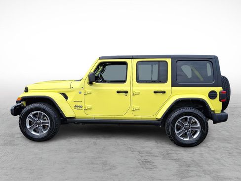 Used 2022 Jeep Wrangler Unlimited Sahara w/ Cold Weather Group AWD/4WD image 2