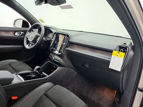 Used 2023 Volvo XC40 Recharge Ultimate w/ Protection Package Premier AWD/4WD image 14