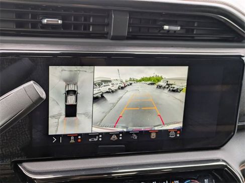 Used 2024 GMC Sierra 2500 AT4 w/ AT4 Preferred Package image 22