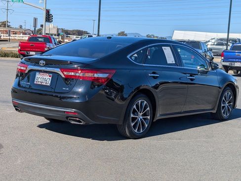 Used 2018 Toyota Avalon XLE image 13