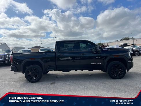 New 2026 GMC Sierra 2500 AT4 w/ AT4 Preferred Package AWD/4WD image 8