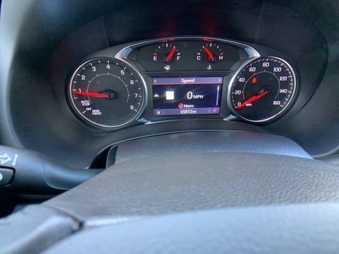Used 2022 GMC Terrain SLT w/ Infotainment Package II AWD/4WD image 18