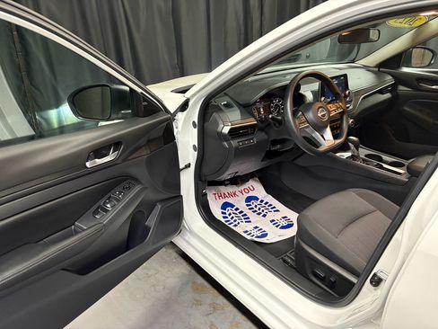 Used 2025 Nissan Altima 2.5 SV FWD image 20