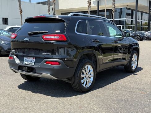 Used 2016 Jeep Cherokee Limited w/ Trailer Tow Group AWD/4WD image 8