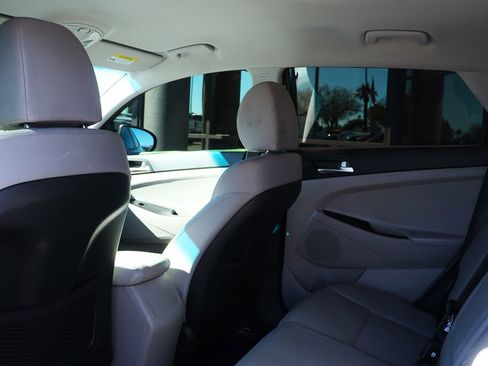 Used 2020 Hyundai Tucson SE image 28