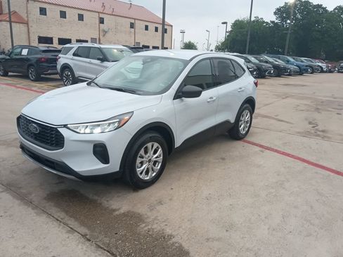 Used 2025 Ford Escape Active AWD/4WD image 1