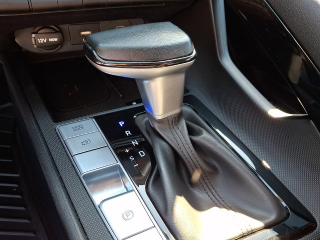 Certified 2025 Hyundai Elantra Limited FWD image 20