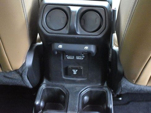 Used 2021 Jeep Wrangler Unlimited Sahara image 18