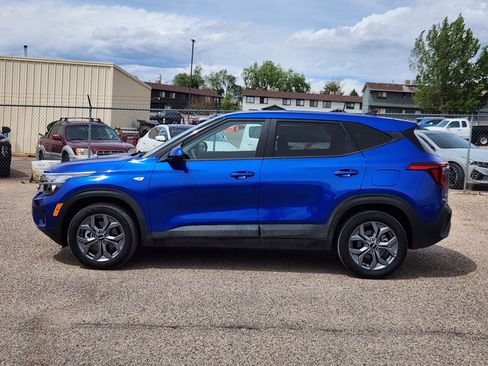 Used 2024 Kia Seltos LX AWD/4WD image 2
