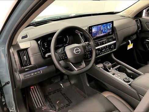 New 2026 Nissan Pathfinder Platinum AWD/4WD image 7