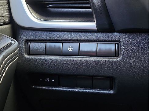 Used 2021 Nissan Rogue SV FWD image 15