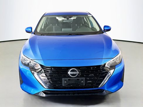 Used 2024 Nissan Sentra SV FWD image 2