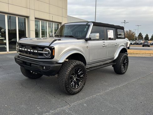 Used 2022 Ford Bronco Outer Banks image 1