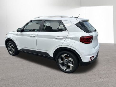 Used 2025 Hyundai Venue SEL image 39