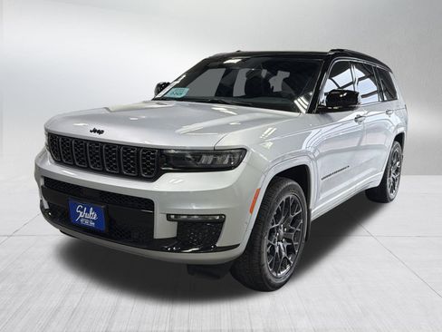 Used 2025 Jeep Grand Cherokee L Summit w/ Obsidian Package image 3