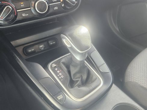 Used 2022 Kia Soul LX w/ Technology Package FWD image 14