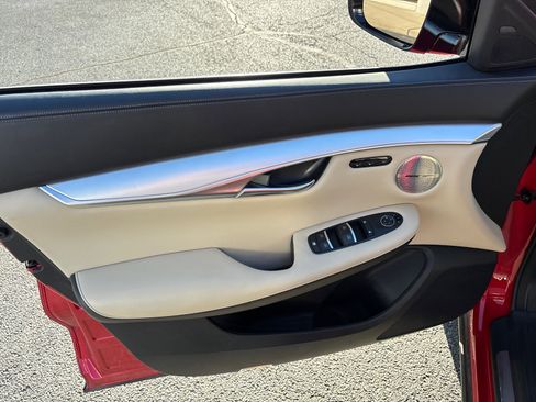 Used 2021 INFINITI QX50 Sensory w/ Accent Package image 11