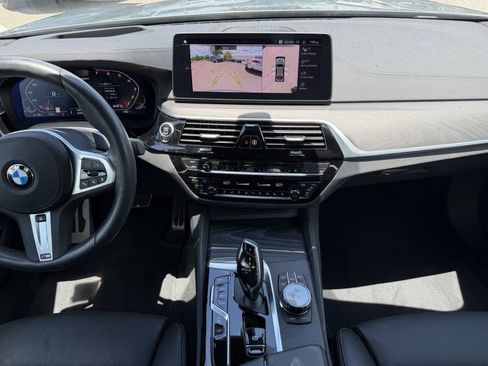 Used 2023 BMW M550i xDrive w/ Dynamic Handling Package AWD/4WD image 16