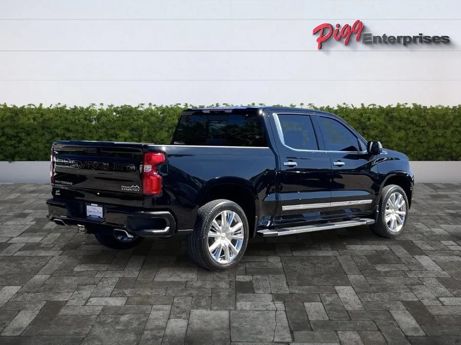 Used 2023 Chevrolet Silverado 1500 High Country w/ High Country Premium Package AWD/4WD image 7