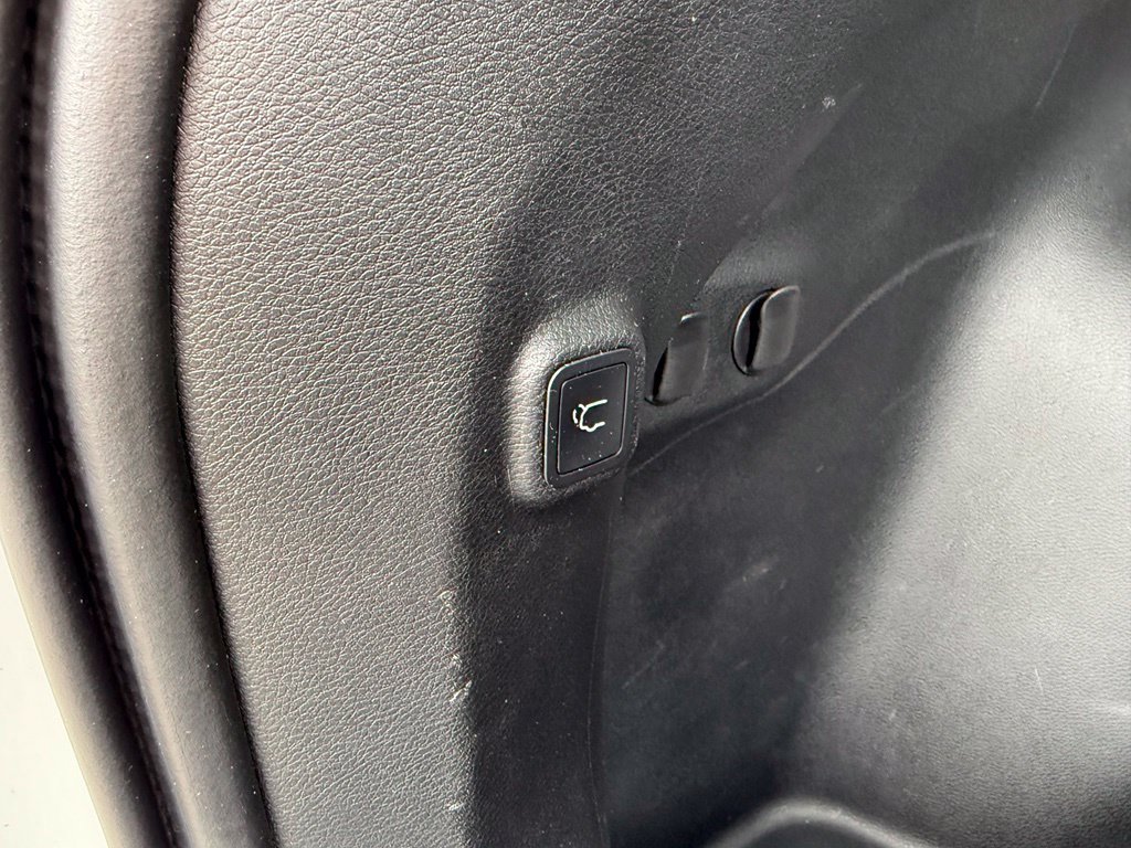 Used 2020 Jeep Cherokee Limited AWD/4WD image 19