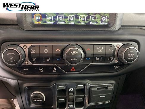 Used 2023 Jeep Wrangler Unlimited Sport AWD/4WD image 4