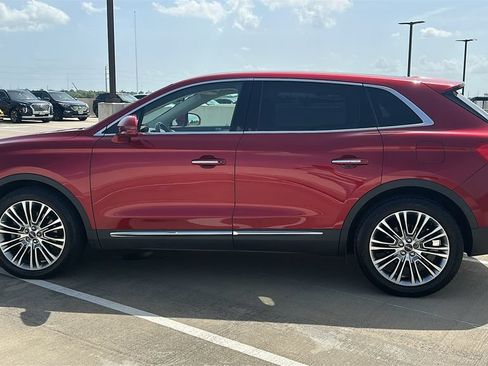 Used 2017 Lincoln MKX Reserve w/ Lincoln MKX Climate Package FWD image 12