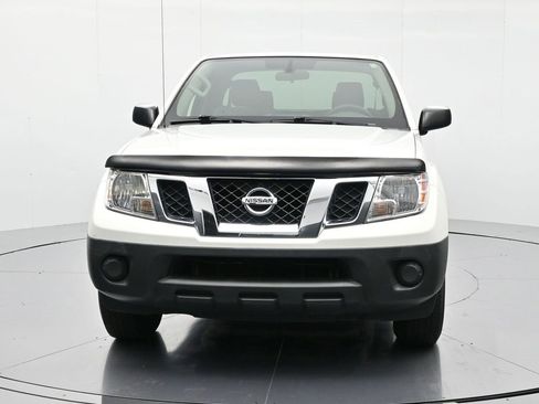 Used 2018 Nissan Frontier S image 2