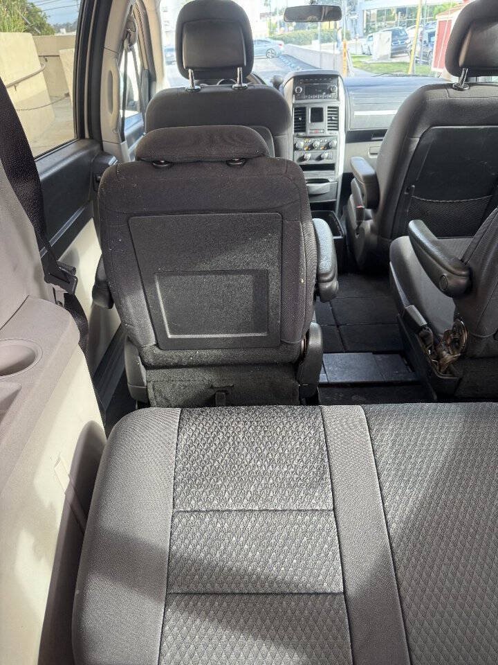 Used 2010 Dodge Grand Caravan SE w/ Climate Group FWD image 38