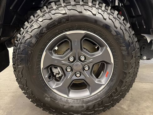 Used 2023 Jeep Gladiator Rubicon w/ LED Lighting Group image 21