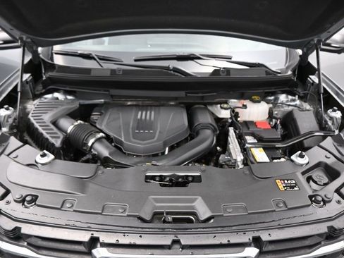 Used 2025 GMC Acadia Elevation image 24