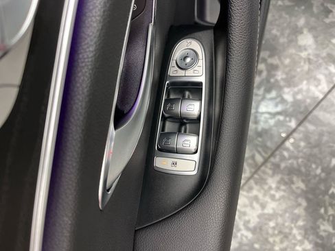 Used 2020 Mercedes-Benz E 350 4MATIC Sedan image 9