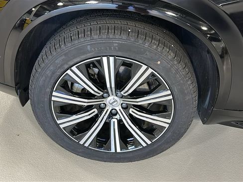 Certified 2023 Volvo XC90 B6 Plus w/ Protection Package Premier AWD/4WD image 8