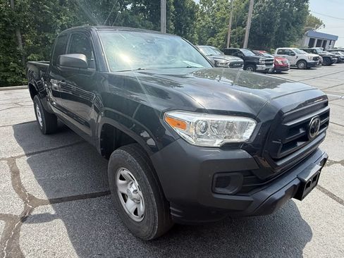 Used 2021 Toyota Tacoma SR AWD/4WD image 6