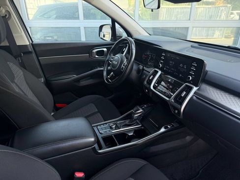 Used 2022 Kia Sorento LX AWD/4WD image 47