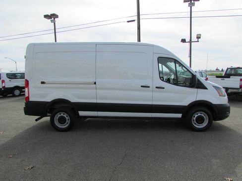 Used 2023 Ford Transit 250 Medium Roof image 5