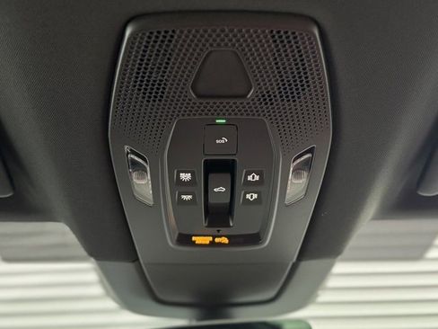 New 2025 Porsche Macan 4S Electric image 31