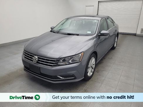 Used 2018 Volkswagen Passat 2.0T SE image 1