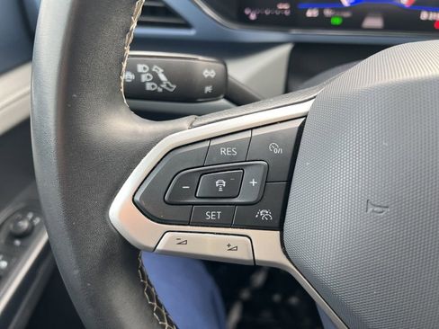 Used 2024 Volkswagen Taos SE image 16