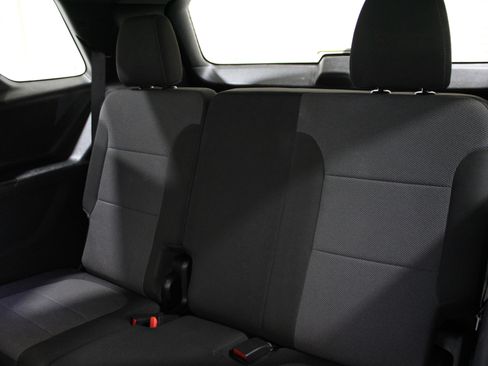 Used 2023 Chevrolet Traverse LT FWD image 24