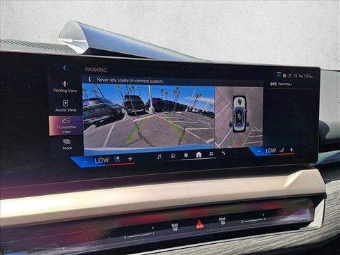 Used 2025 BMW i5 eDrive40i w/ Premium Package RWD image 13