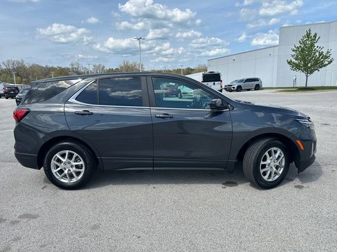 Used 2023 Chevrolet Equinox LT FWD image 2