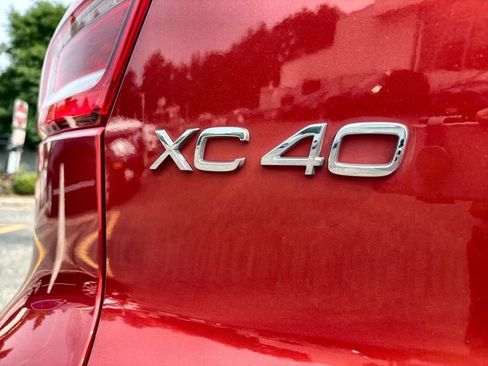 Used 2021 Volvo XC40 T5 Momentum AWD/4WD image 15