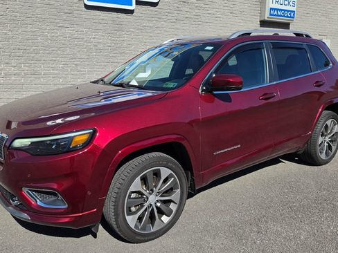 Used 2019 Jeep Cherokee Overland w/ Technology Group AWD/4WD image 3