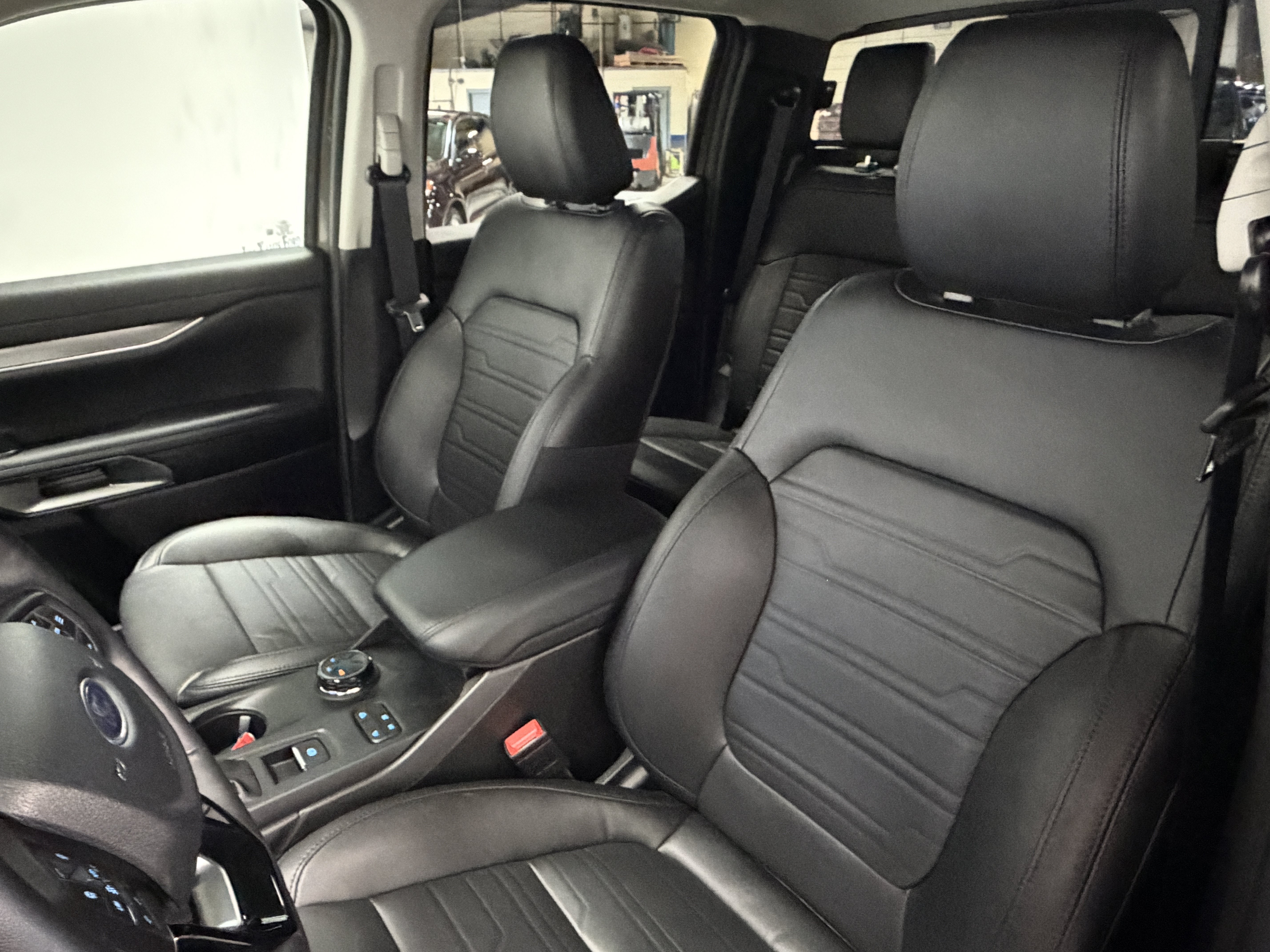 Used 2025 Ford Ranger Lariat w/ Black Appearance Package AWD/4WD image 18