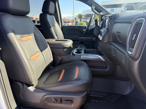 Used 2020 GMC Sierra 2500 AT4 w/ AT4 Premium Package AWD/4WD image 18