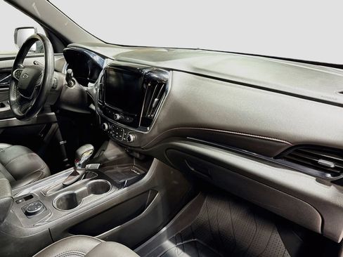 Used 2023 Chevrolet Traverse RS w/ LPO, Floor Liner Package AWD/4WD image 32