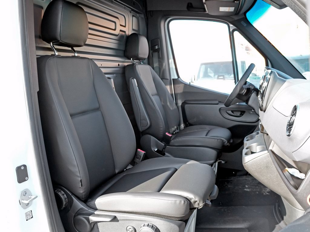 Used 2026 Mercedes-Benz Sprinter 2500 image 21